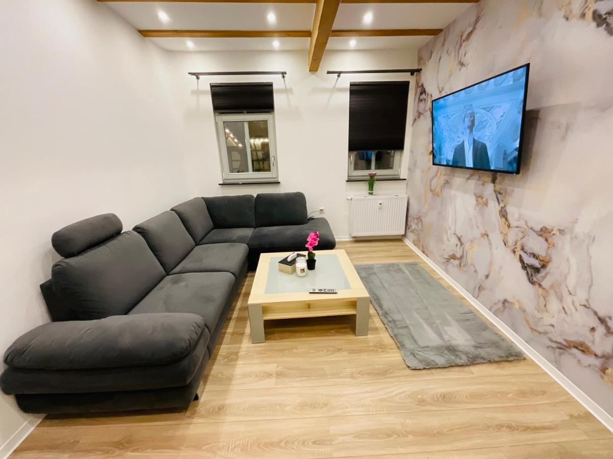 Best Central Apartment - Am Marktplatz - Up To 5 - Next To Frankfurt And Hanau - Coffee And Snacks - Netflix, Prime, Disney Nidderau Exteriör bild