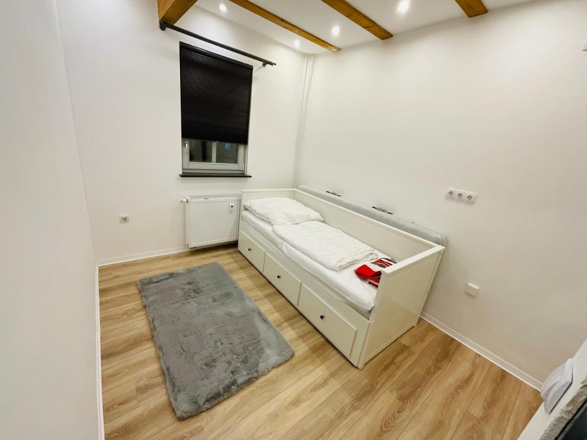 Best Central Apartment - Am Marktplatz - Up To 5 - Next To Frankfurt And Hanau - Coffee And Snacks - Netflix, Prime, Disney Nidderau Exteriör bild