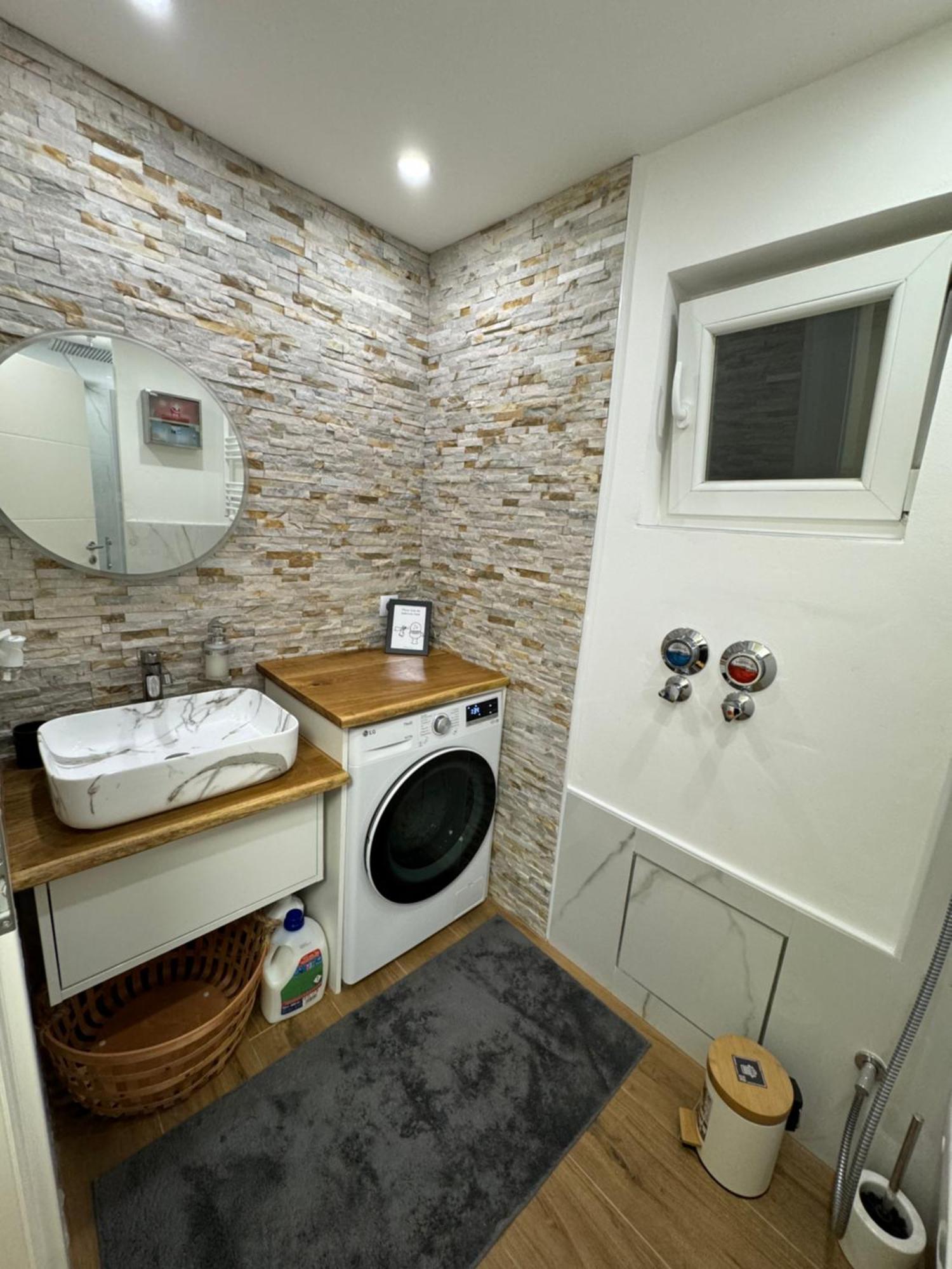 Best Central Apartment - Am Marktplatz - Up To 5 - Next To Frankfurt And Hanau - Coffee And Snacks - Netflix, Prime, Disney Nidderau Exteriör bild